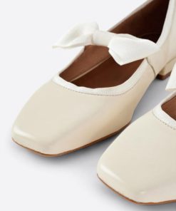 Rivermeadowrobes.shop0e47b4d950 2