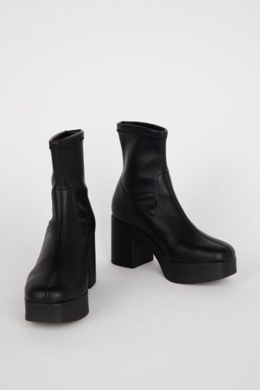 Rivermeadowrobes.shop592df96a6b 1
