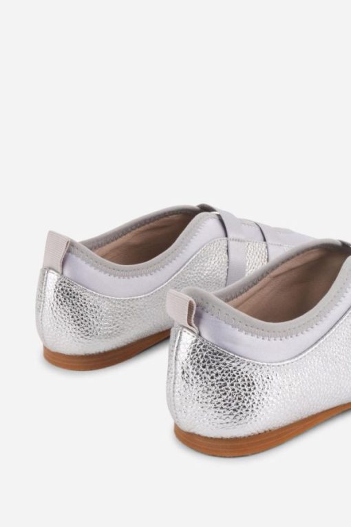 Rivermeadowrobes.shop5d1e2bfb61 4