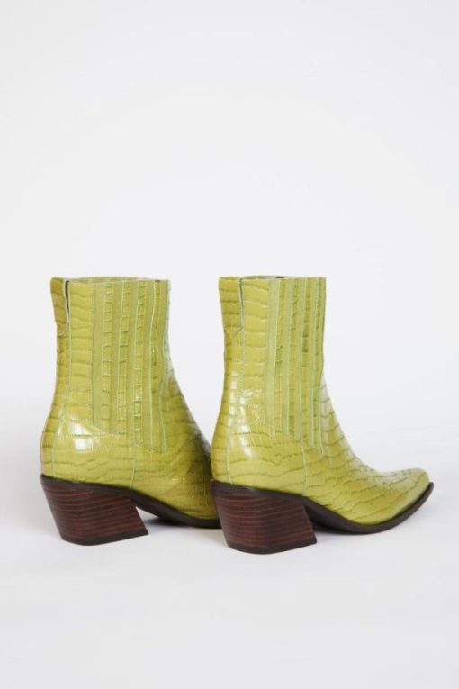 Rivermeadowrobes.shop675c6e3eb8 7