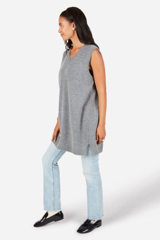 Rivermeadowrobes.shop7d2408bec5 7