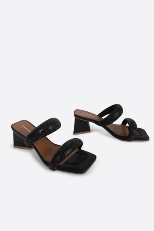 Rivermeadowrobes.shop9f3e1aace8 1