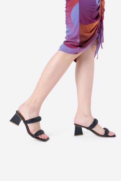 Rivermeadowrobes.shop9f3e1aace8 2