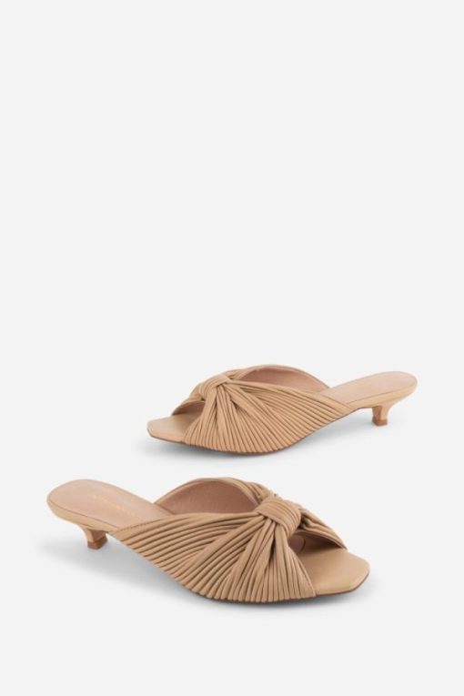Rivermeadowrobes.shopaa7000e32f 10