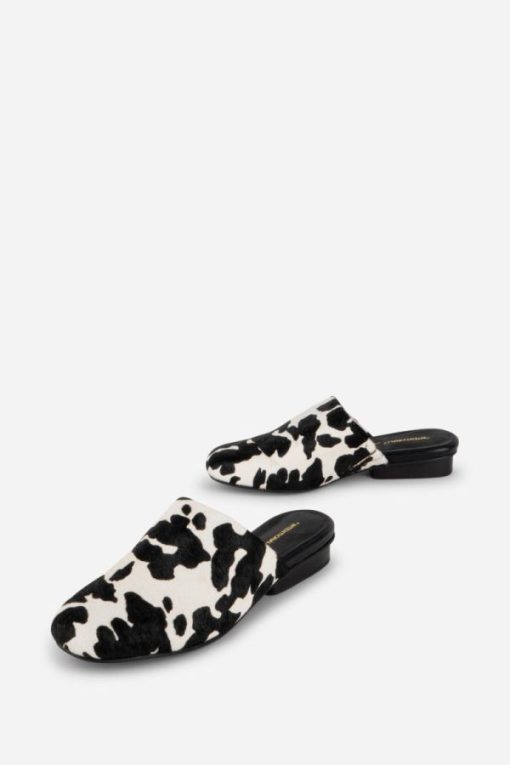 Rivermeadowrobes.shopab95a9cada 6