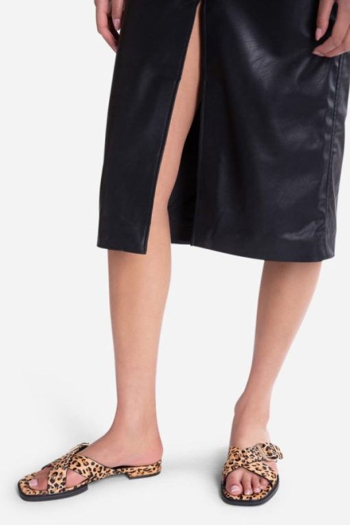 Rivermeadowrobes.shopd554b445bd 2