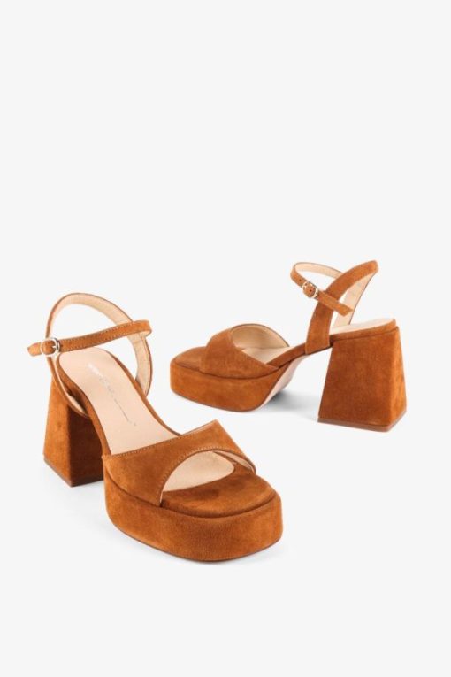 Rivermeadowrobes.shopf6b17c03b0 1