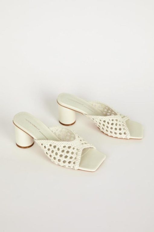 Rivermeadowrobes.shopf9ec637ad2 1