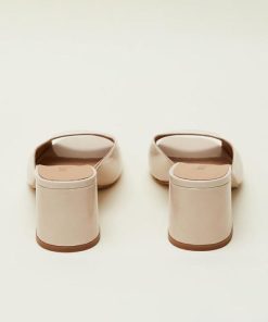 Rivermeadowrobes.shop0b5c393663 4