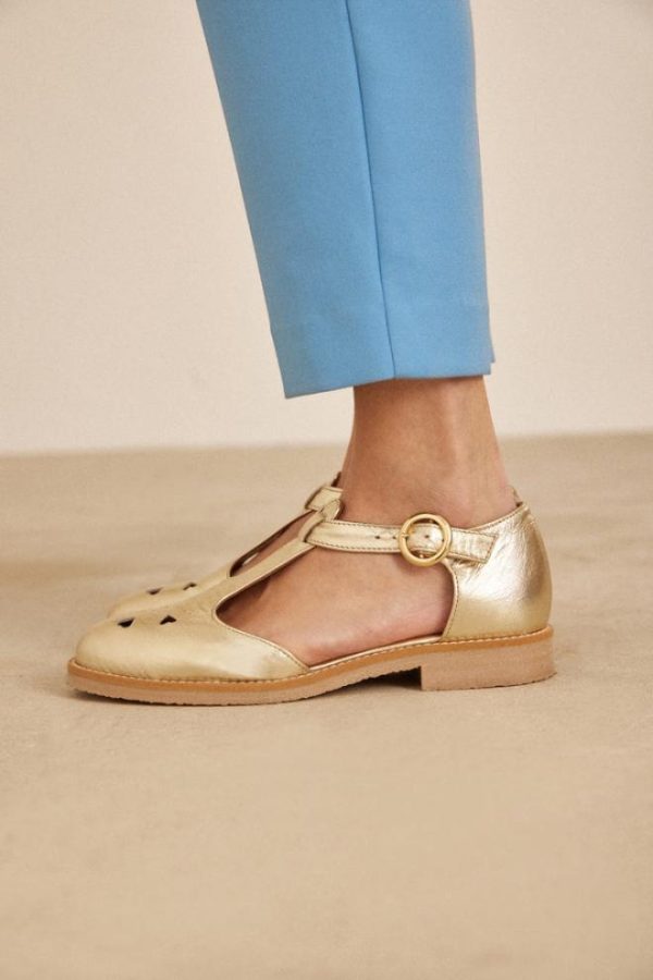 Rivermeadowrobes.shop0c2c5adf1e 1