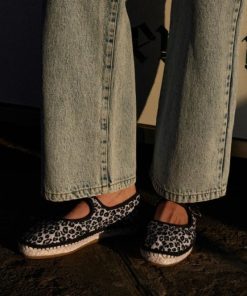 Rivermeadowrobes.shop185b8b5300 2