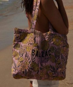 Rivermeadowrobes.shop5a86393cbd 1