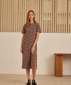 Rivermeadowrobes.shop639c61581a 4