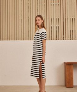 Rivermeadowrobes.shop73b2701cb1 1