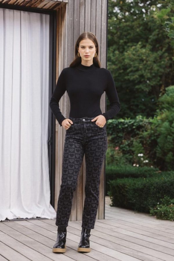 Rivermeadowrobes.shop8d042fe2c0 2