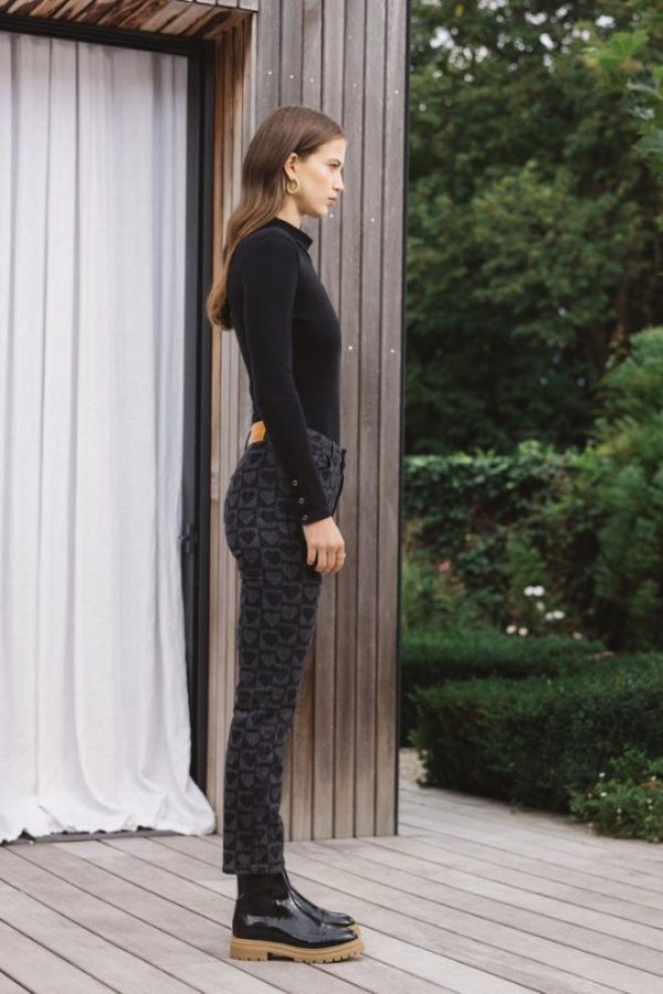 Rivermeadowrobes.shop8d042fe2c0 3