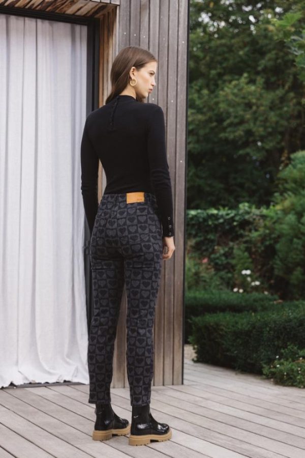 Rivermeadowrobes.shop8d042fe2c0 5