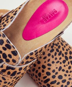 Rivermeadowrobes.shopb190019746 1