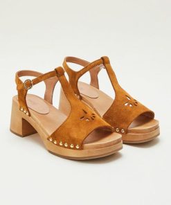 Rivermeadowrobes.shopb58e7f763b 1