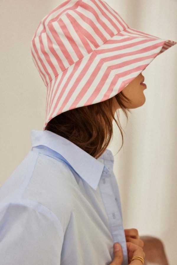 Rivermeadowrobes.shopbad773c404 5