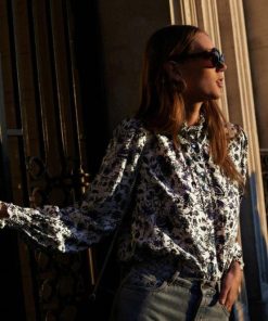 Rivermeadowrobes.shopd024271159 1