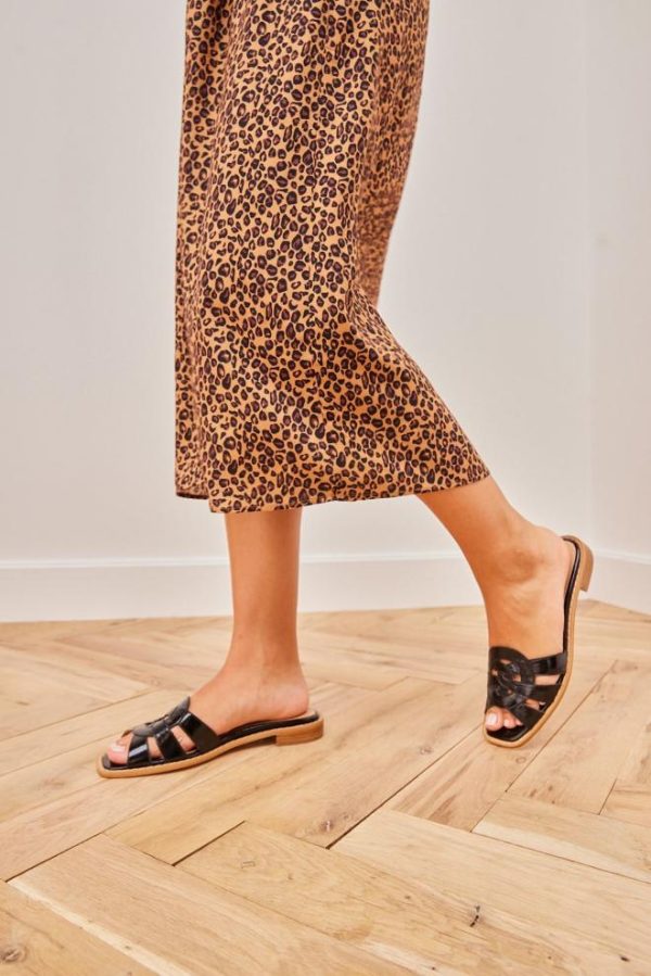 Rivermeadowrobes.shopd47d2d4000 2